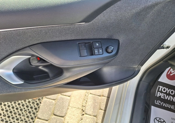 Toyota Yaris cena 82900 przebieg: 22725, rok produkcji 2022 z Podkowa Leśna małe 596